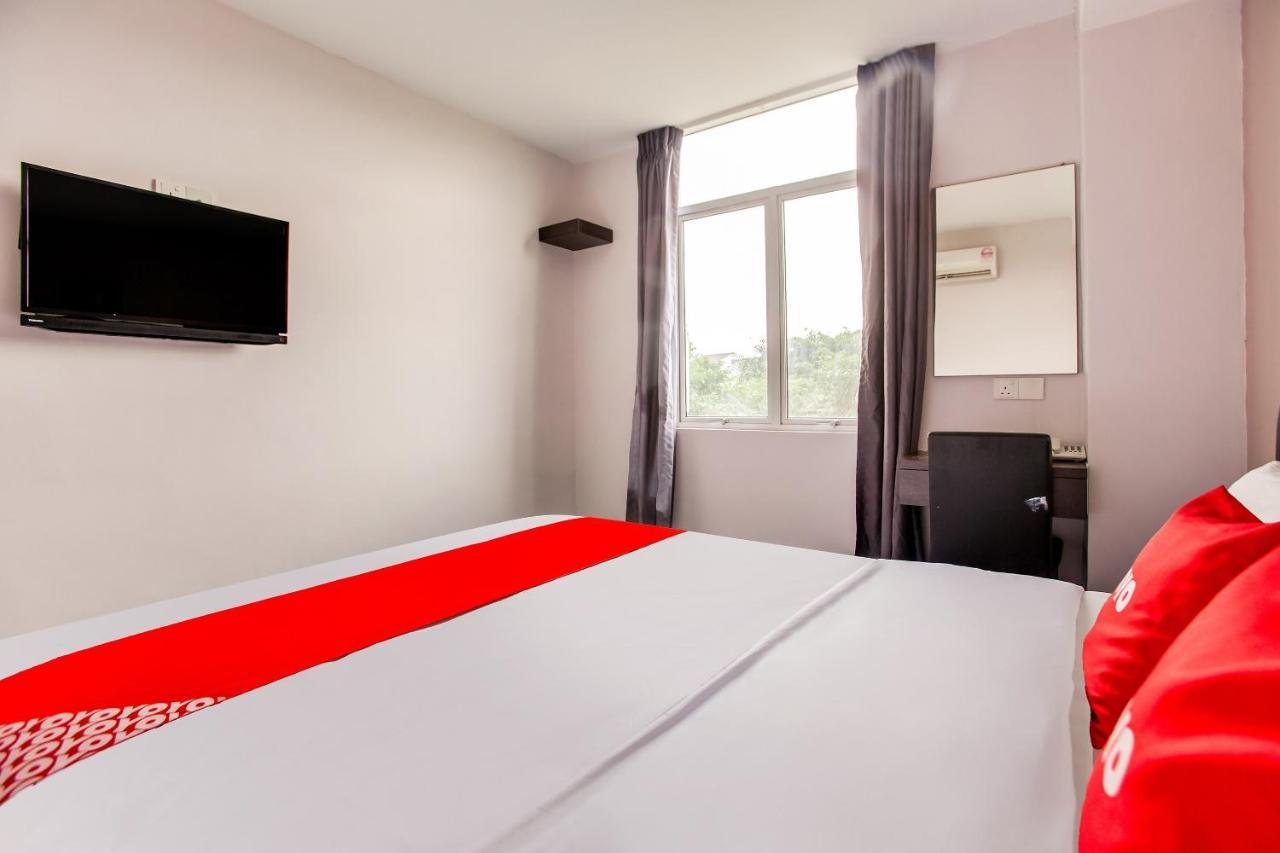 Oyo 89631 988 Hotel Johor Bahru Eksteriør bilde