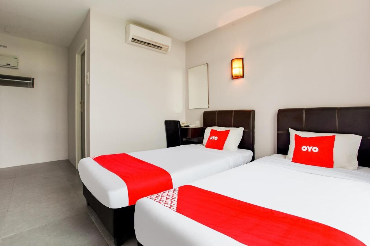 Oyo 89631 988 Hotel Johor Bahru Eksteriør bilde