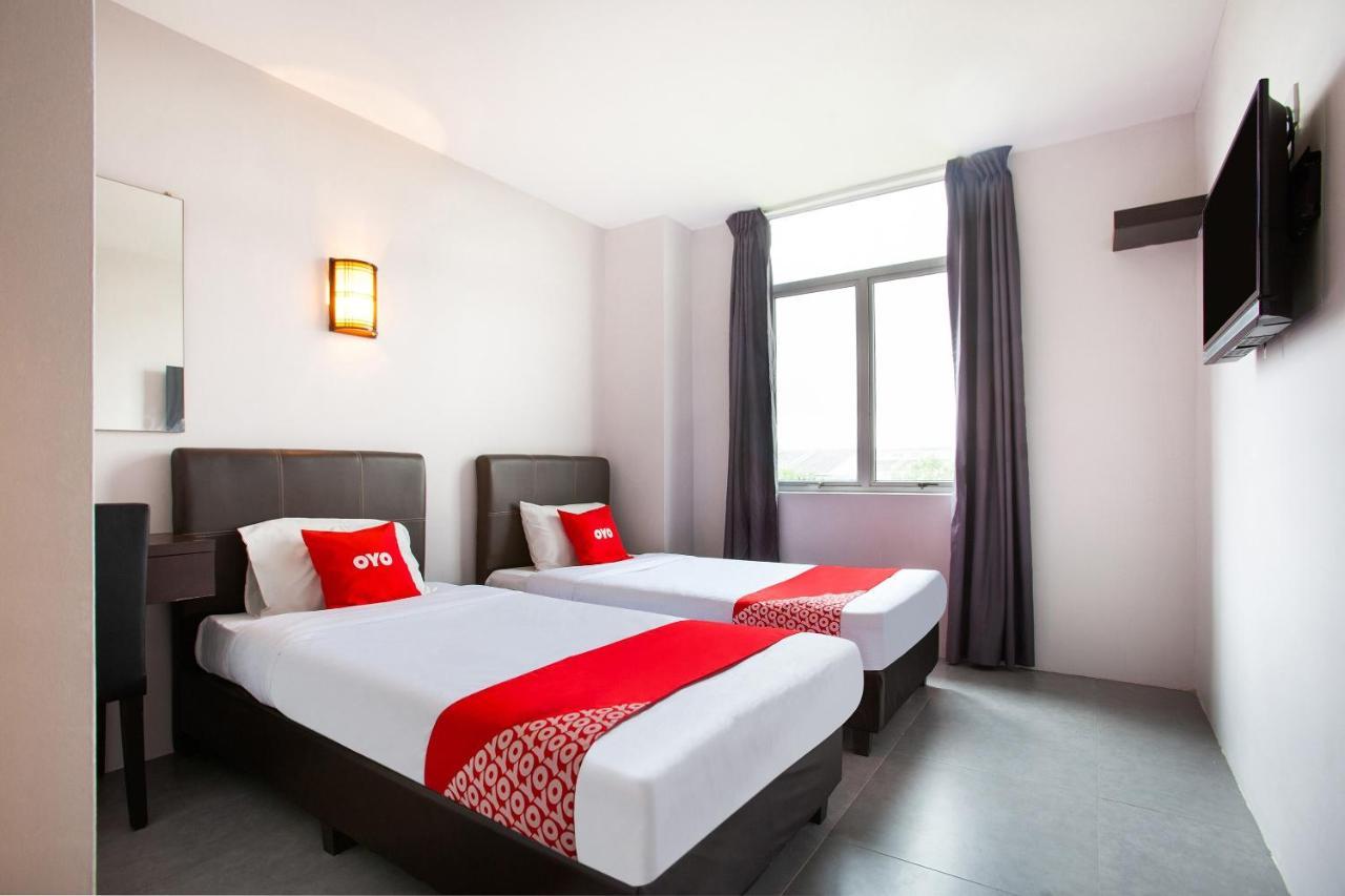Oyo 89631 988 Hotel Johor Bahru Eksteriør bilde